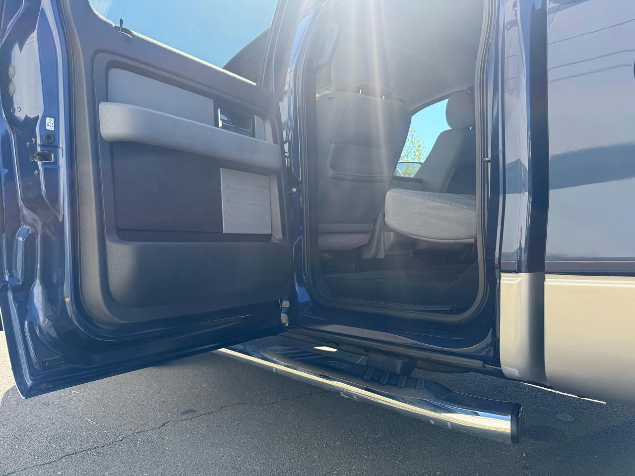 Ford F-150 4WD SuperCrew 145" XLT 2012