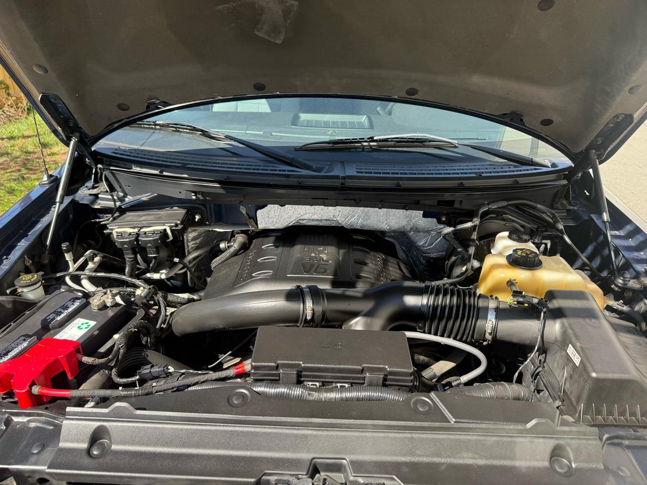 Ford F-150 4WD SuperCrew 145" XLT 2012