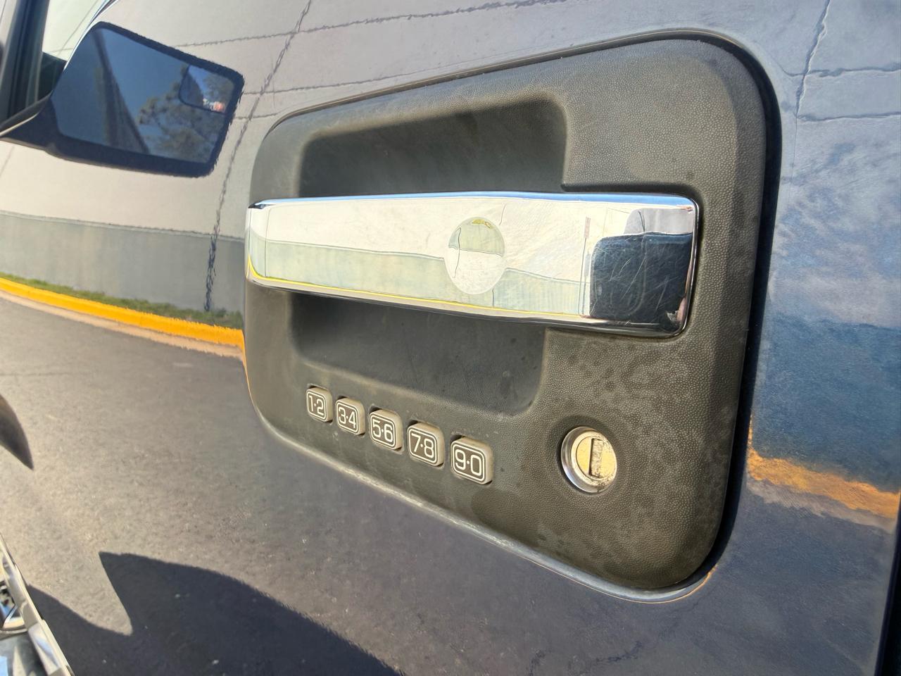 Ford F-150 4WD SuperCrew 145" XLT 2012