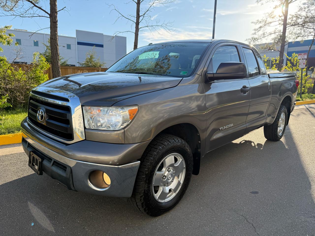 Toyota Tundra 4WD Truck Dbl 4.6L V8 6-Spd AT (Natl) 2011