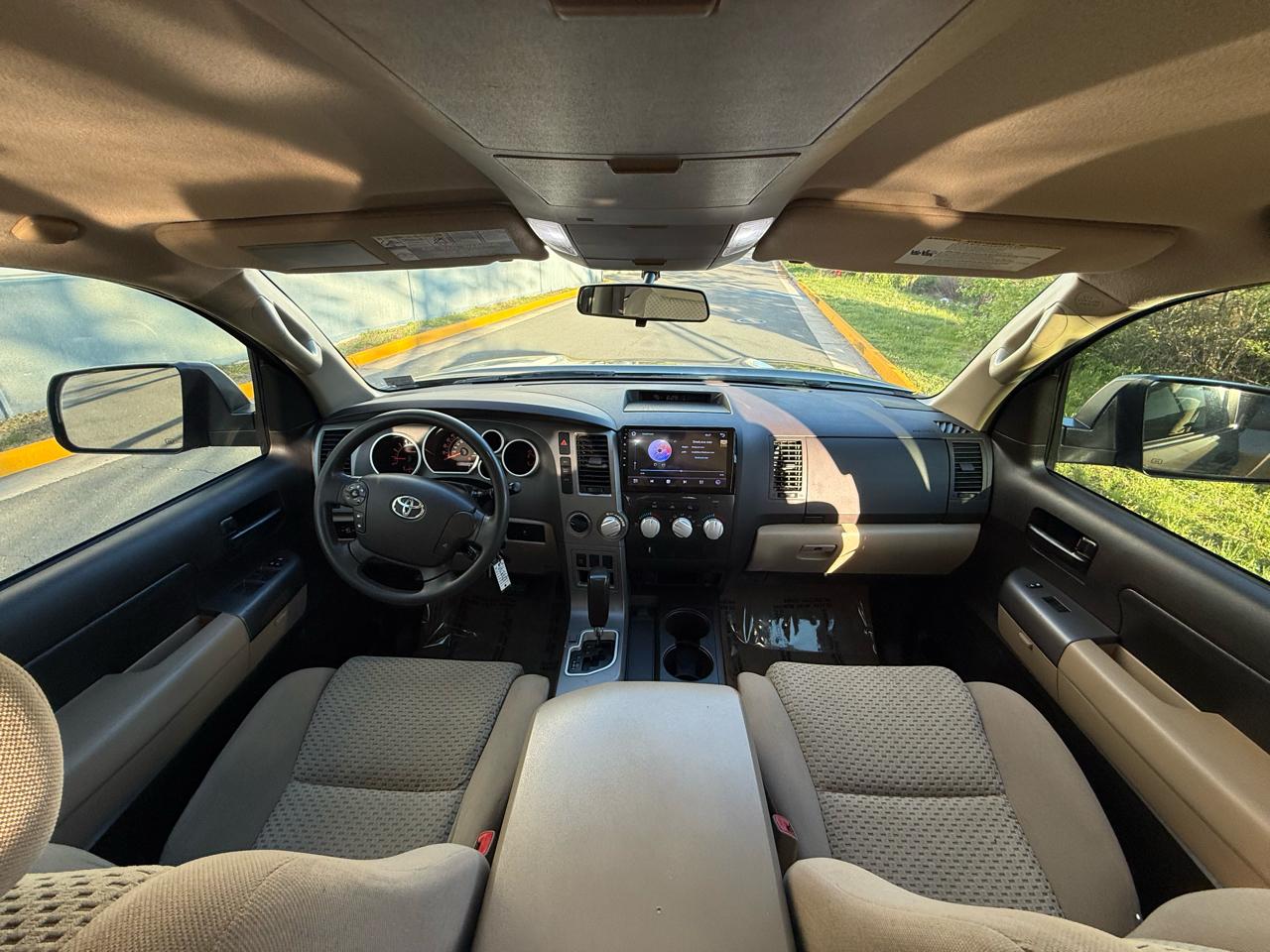 Toyota Tundra 4WD Truck Dbl 4.6L V8 6-Spd AT (Natl) 2011