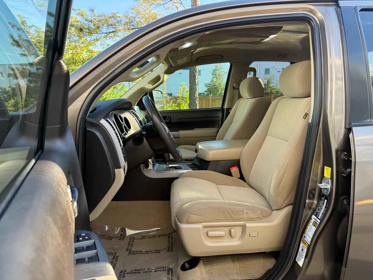 Toyota Tundra 4WD Truck Dbl 4.6L V8 6-Spd AT (Natl) 2011