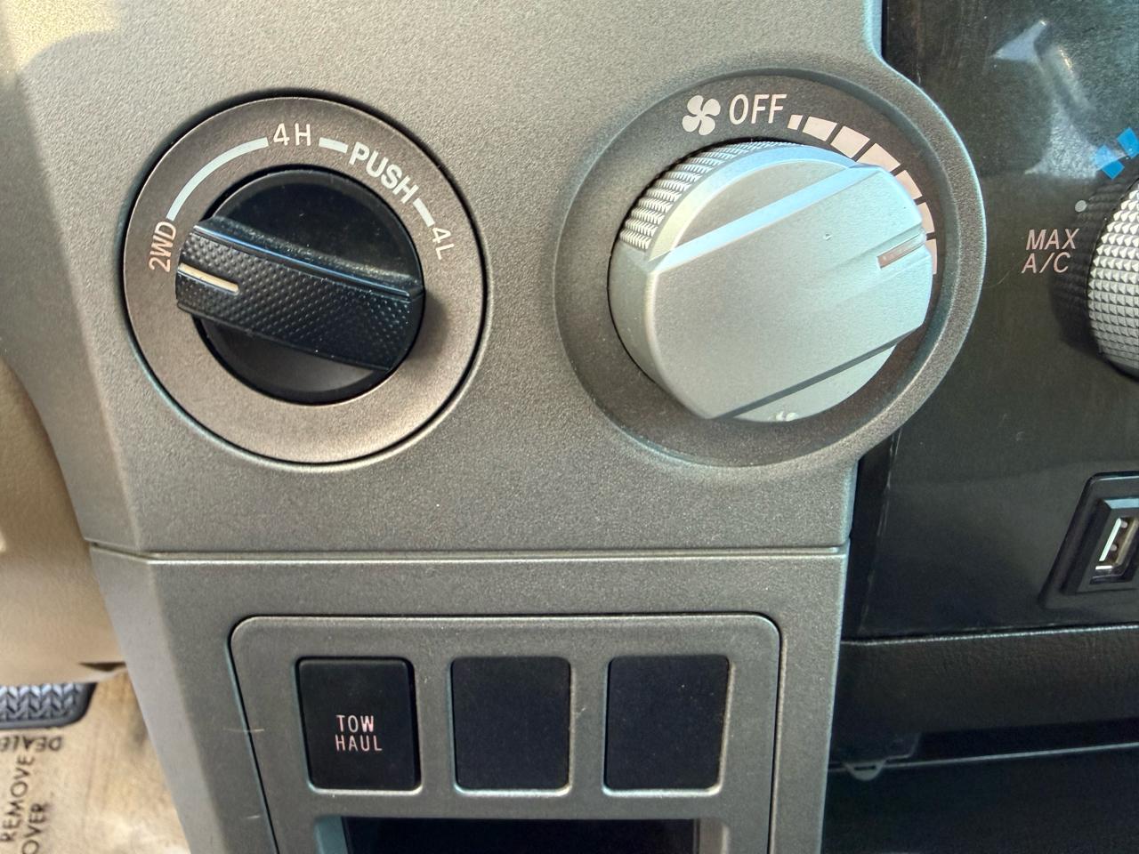 Toyota Tundra 4WD Truck Dbl 4.6L V8 6-Spd AT (Natl) 2011