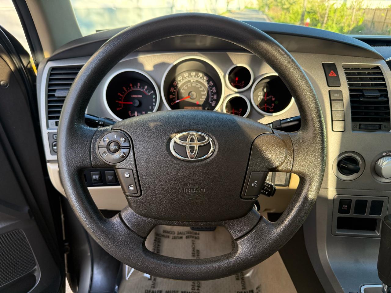 Toyota Tundra 4WD Truck Dbl 4.6L V8 6-Spd AT (Natl) 2011