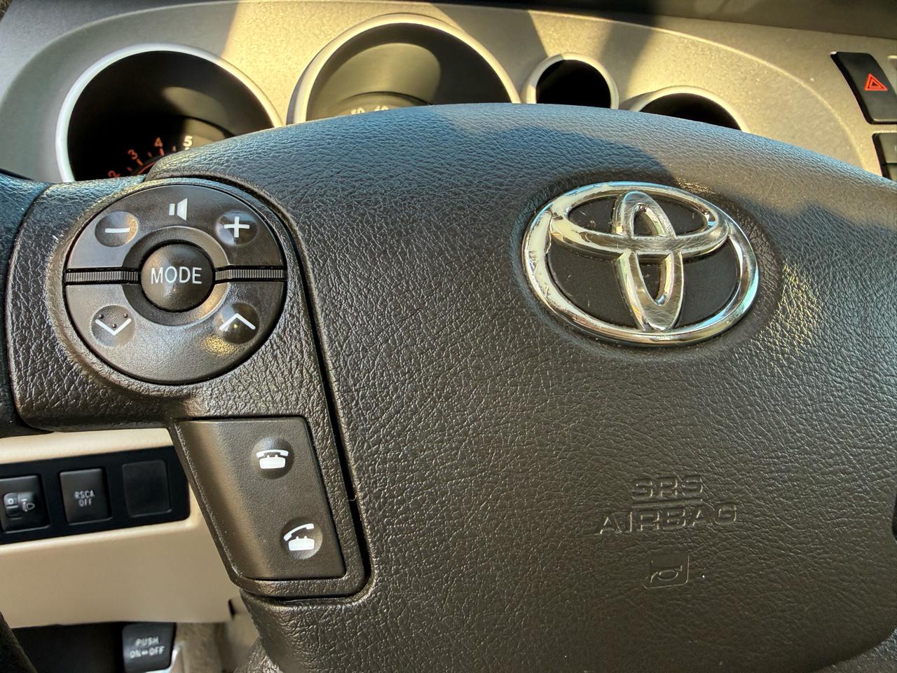 Toyota Tundra 4WD Truck Dbl 4.6L V8 6-Spd AT (Natl) 2011