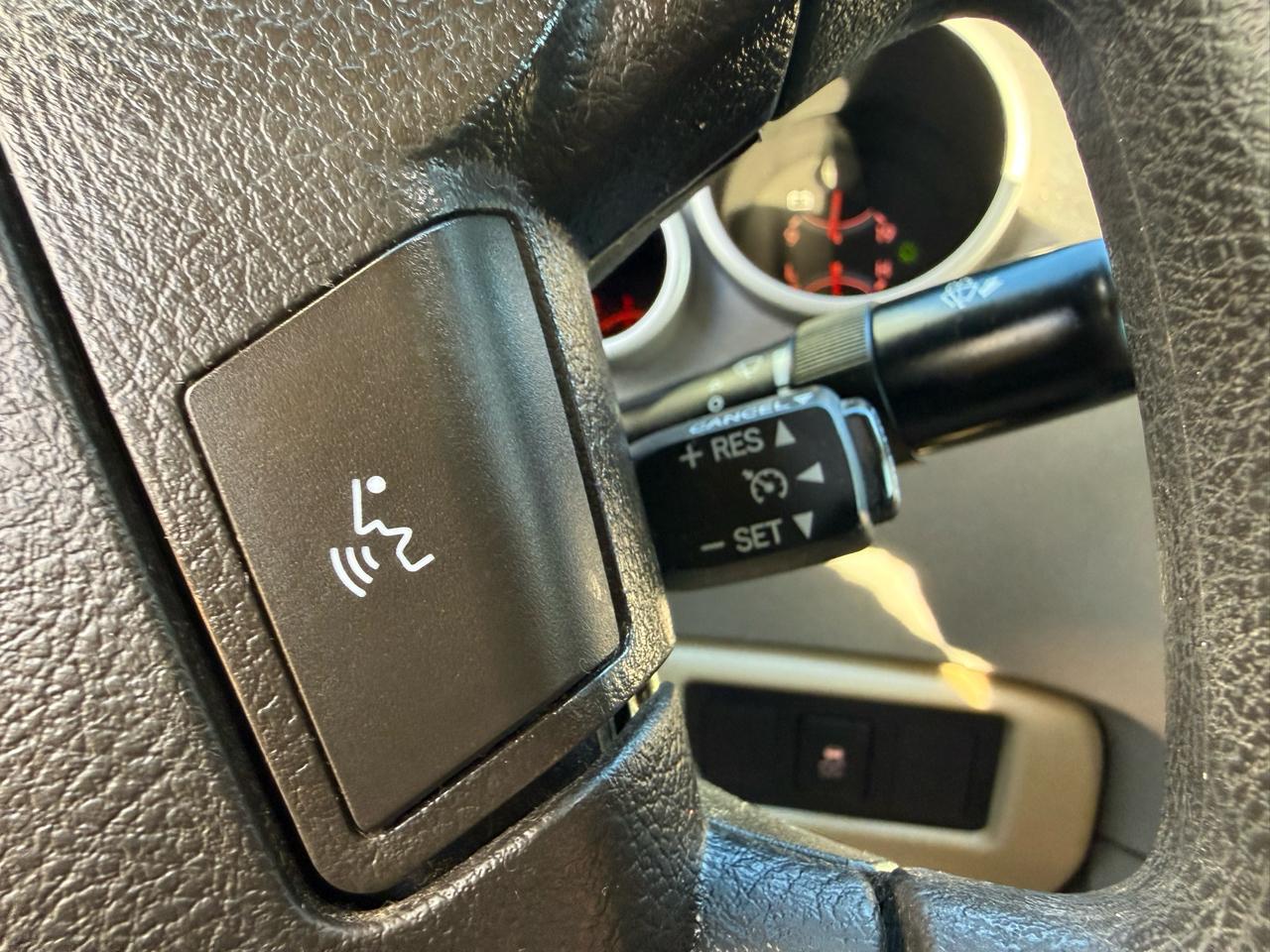 Toyota Tundra 4WD Truck Dbl 4.6L V8 6-Spd AT (Natl) 2011