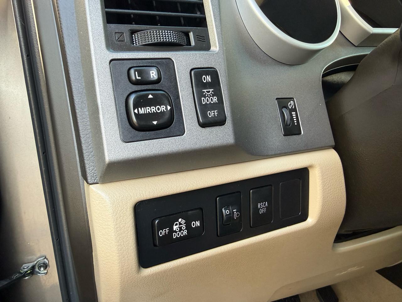 Toyota Tundra 4WD Truck Dbl 4.6L V8 6-Spd AT (Natl) 2011