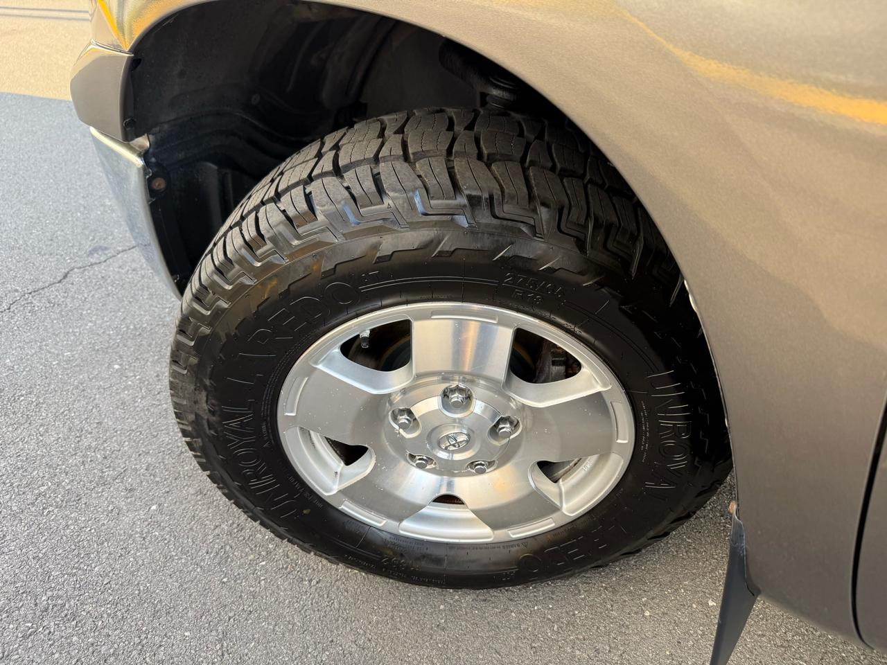 Toyota Tundra 4WD Truck Dbl 4.6L V8 6-Spd AT (Natl) 2011