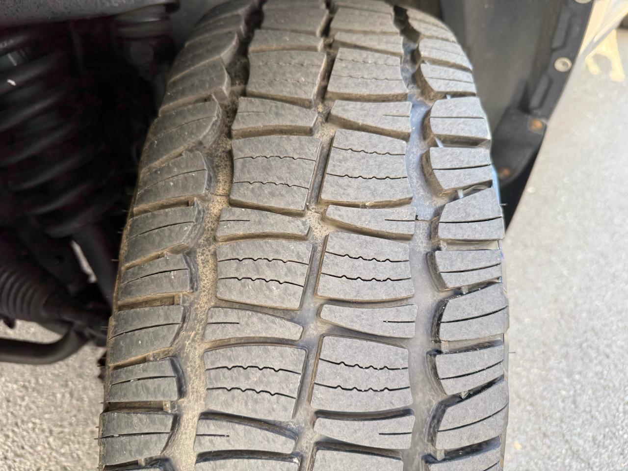 Toyota Tundra 4WD Truck Dbl 4.6L V8 6-Spd AT (Natl) 2011