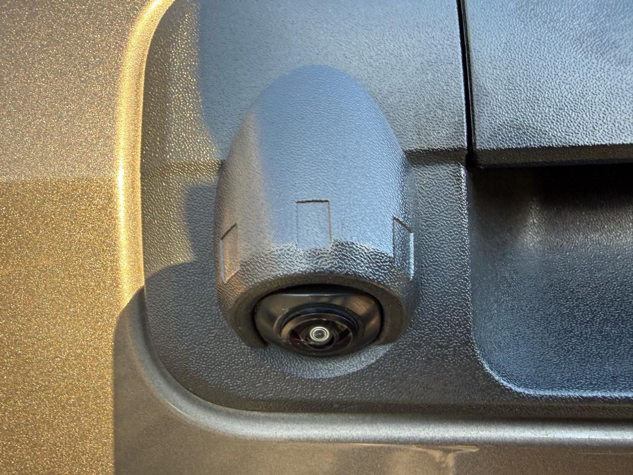 Toyota Tundra 4WD Truck Dbl 4.6L V8 6-Spd AT (Natl) 2011