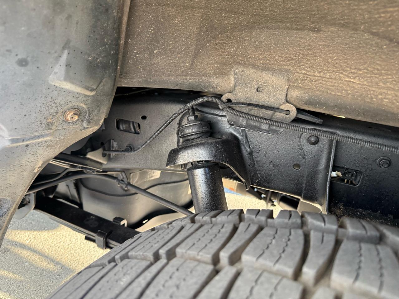 Toyota Tundra 4WD Truck Dbl 4.6L V8 6-Spd AT (Natl) 2011