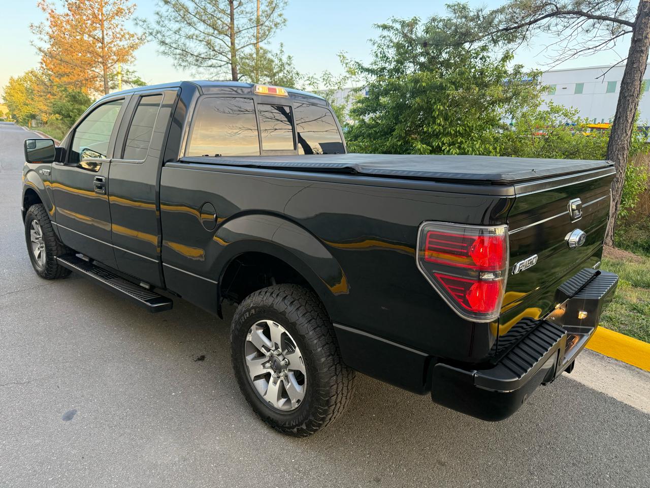 Ford F-150 4WD SuperCab 145" Lariat 2013