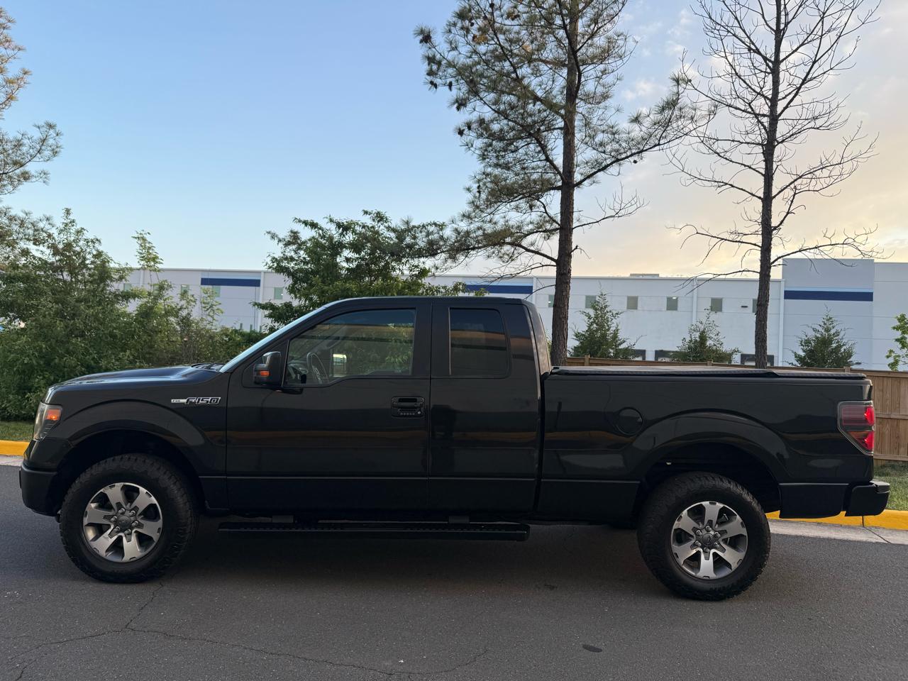 Ford F-150 4WD SuperCab 145" Lariat 2013