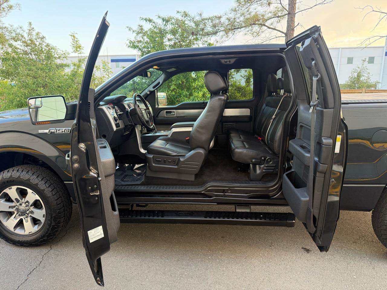 Ford F-150 4WD SuperCab 145" Lariat 2013
