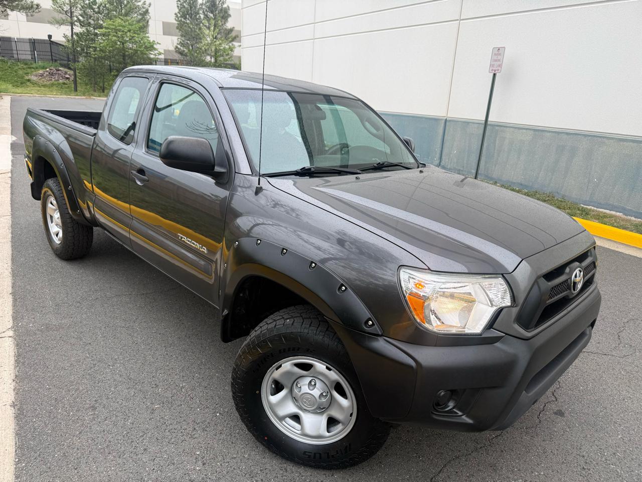 Toyota Tacoma 4WD Access Cab I4 MT (Natl) 2014