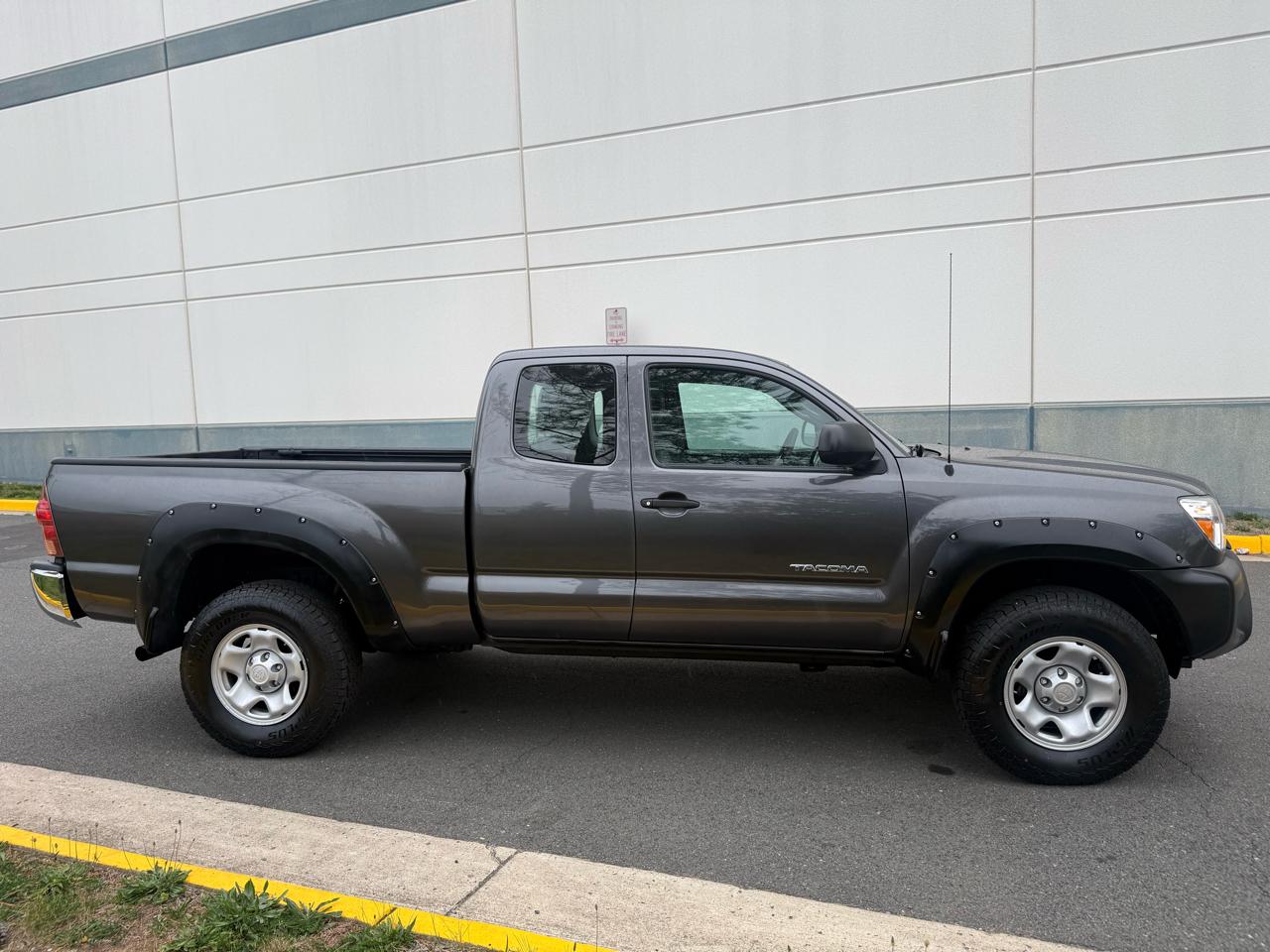 Toyota Tacoma 4WD Access Cab I4 MT (Natl) 2014