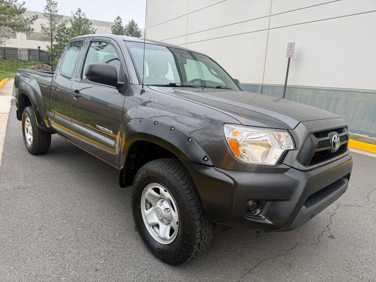 Toyota Tacoma 4WD Access Cab I4 MT (Natl) 2014
