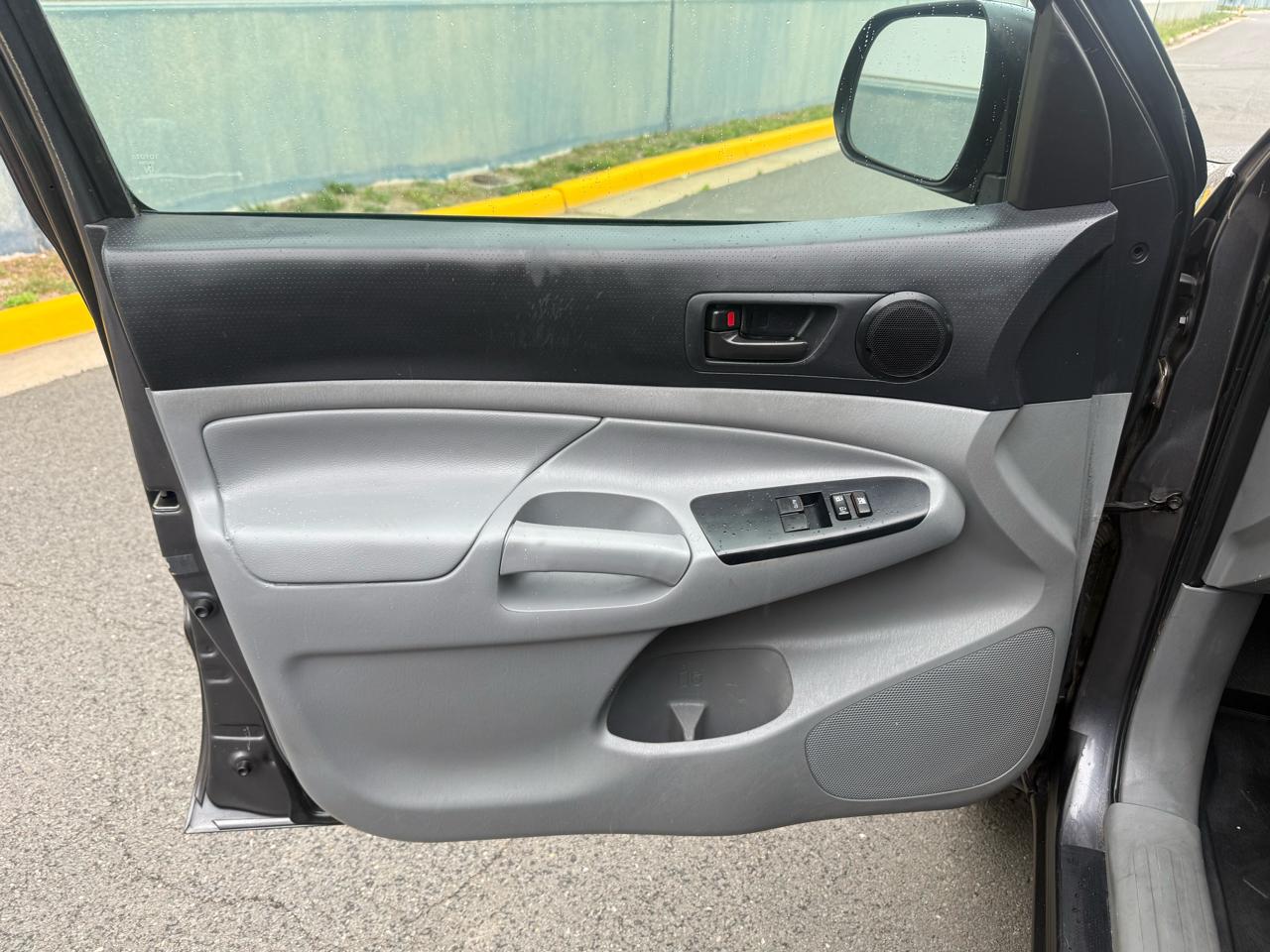 Toyota Tacoma 4WD Access Cab I4 MT (Natl) 2014