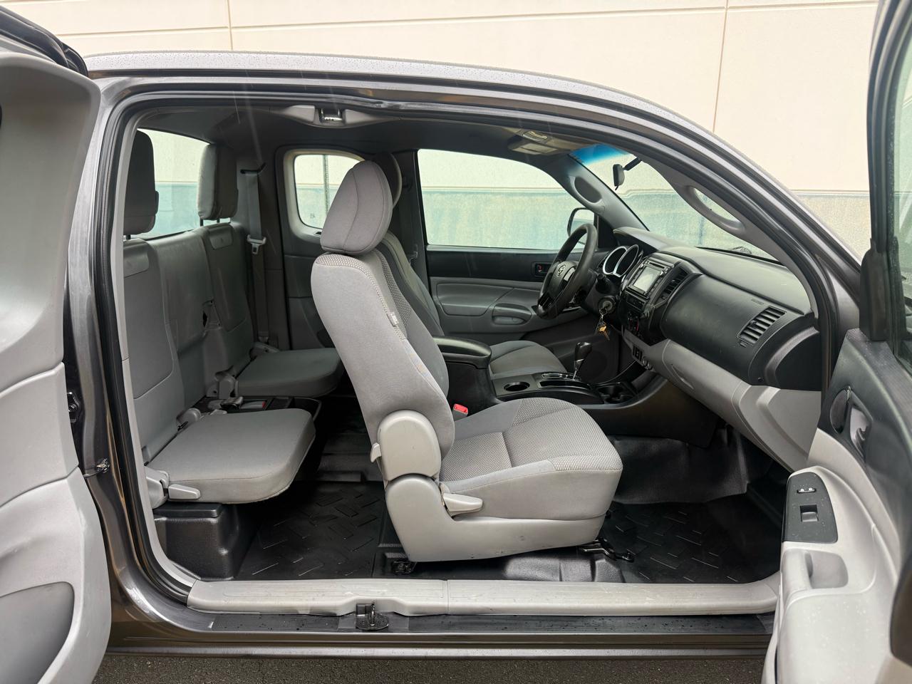 Toyota Tacoma 4WD Access Cab I4 MT (Natl) 2014