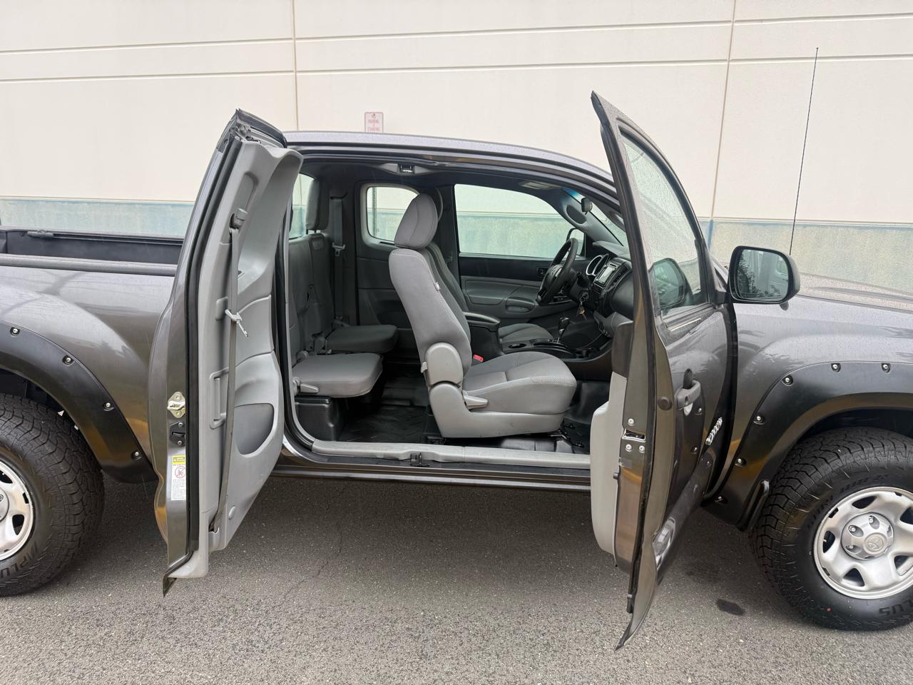 Toyota Tacoma 4WD Access Cab I4 MT (Natl) 2014