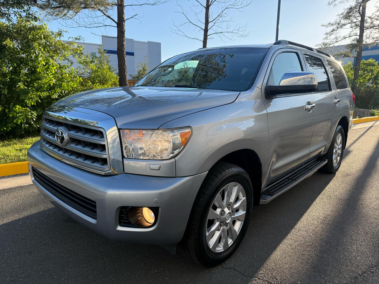Toyota Sequoia 4WD LV8 6-Spd AT Ltd (Natl) 2010