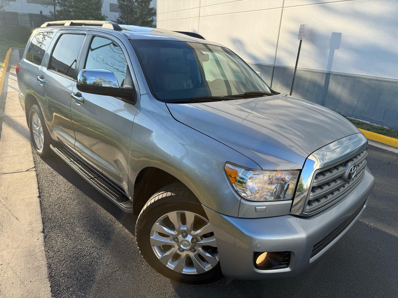 Toyota Sequoia 4WD LV8 6-Spd AT Ltd (Natl) 2010