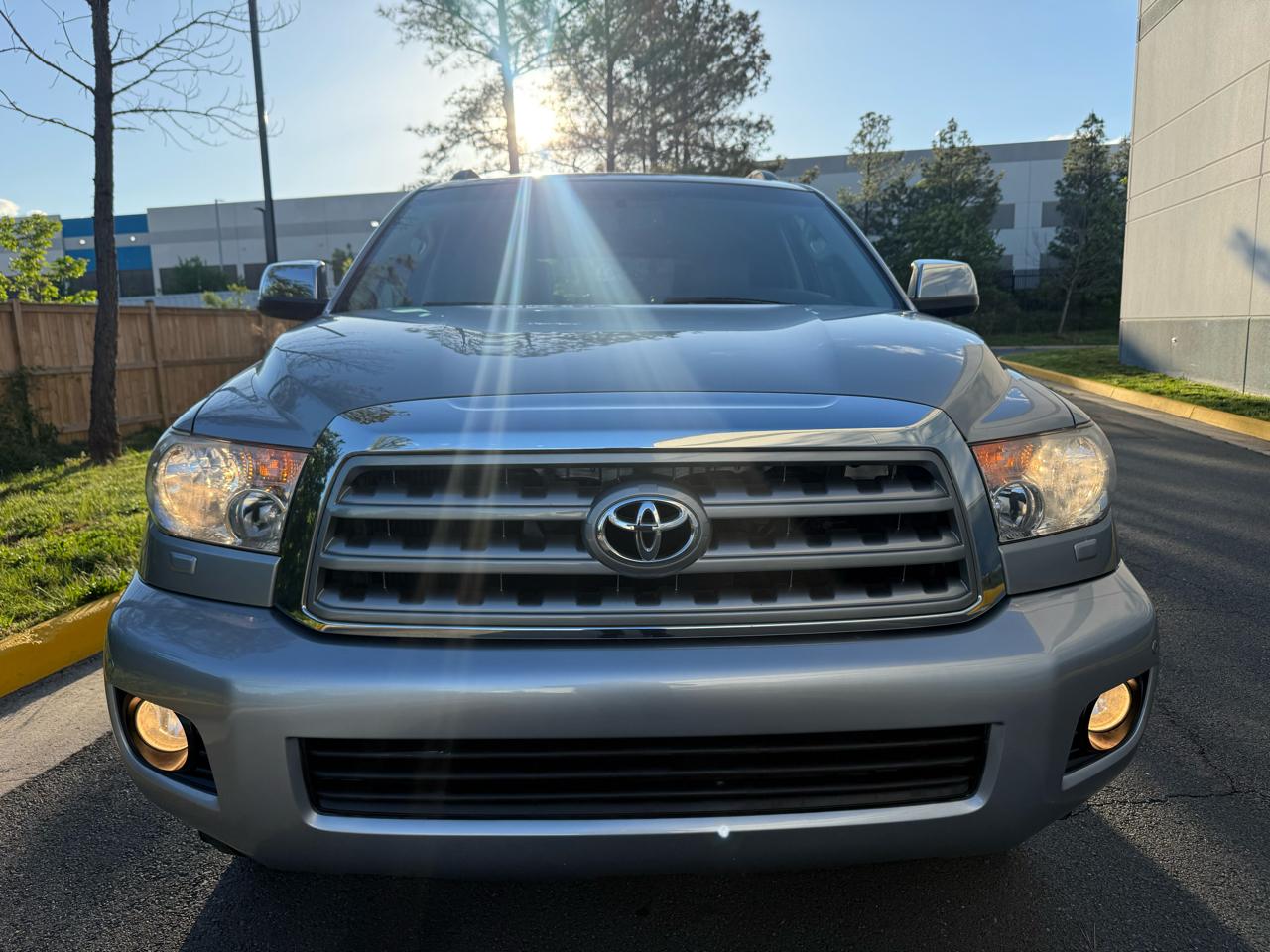 Toyota Sequoia 4WD LV8 6-Spd AT Ltd (Natl) 2010