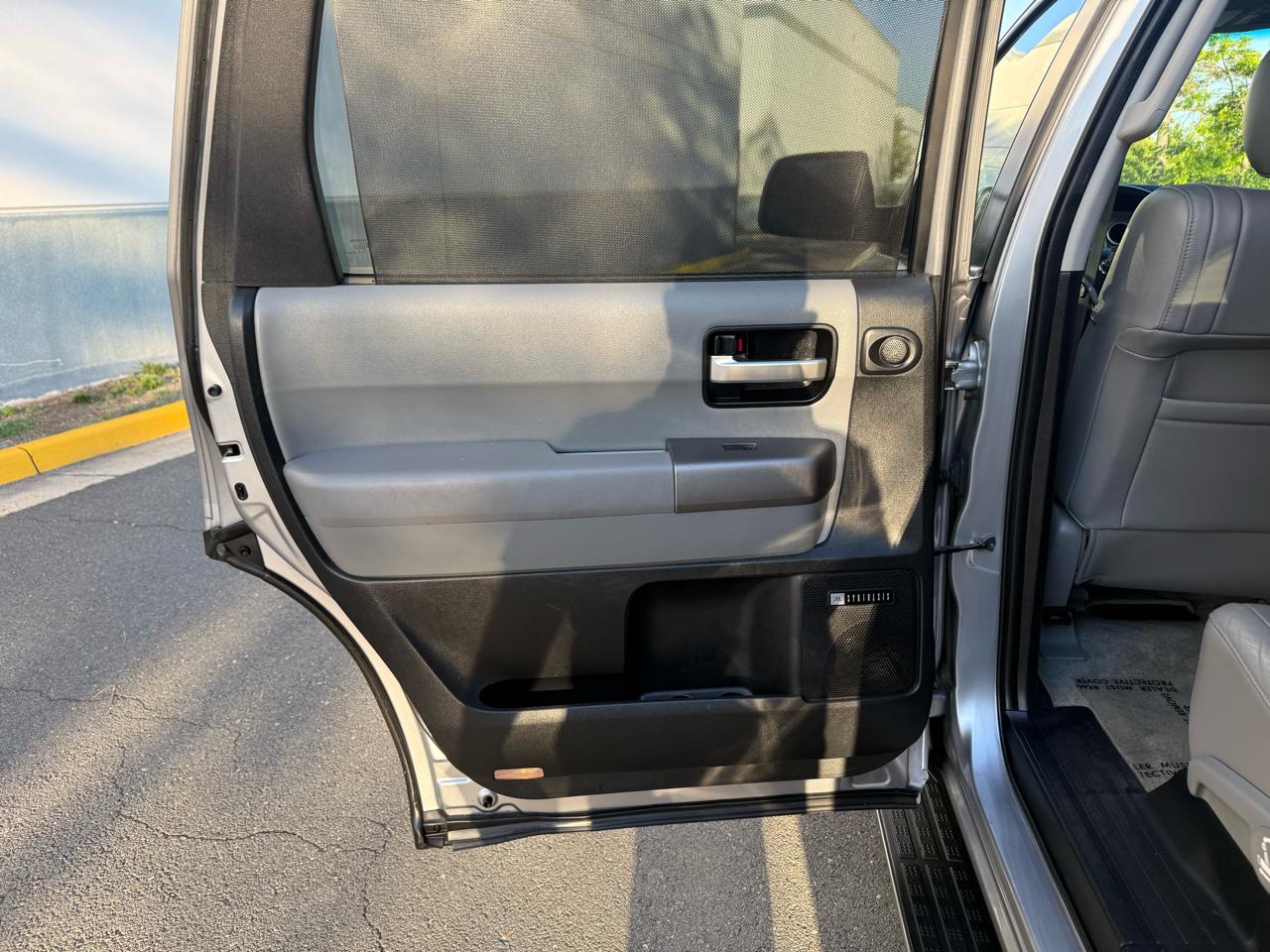 Toyota Sequoia 4WD LV8 6-Spd AT Ltd (Natl) 2010