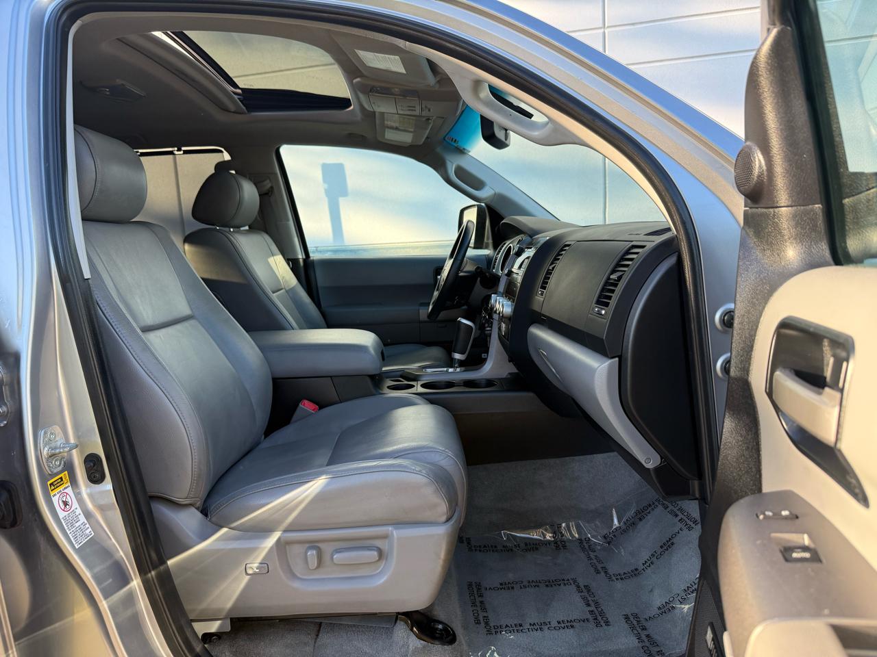 Toyota Sequoia 4WD LV8 6-Spd AT Ltd (Natl) 2010