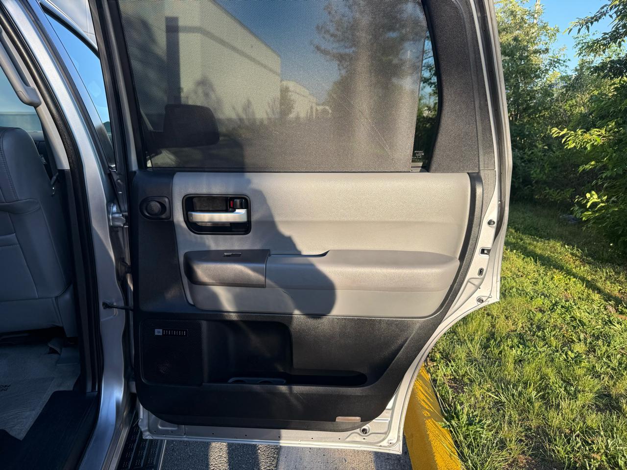 Toyota Sequoia 4WD LV8 6-Spd AT Ltd (Natl) 2010