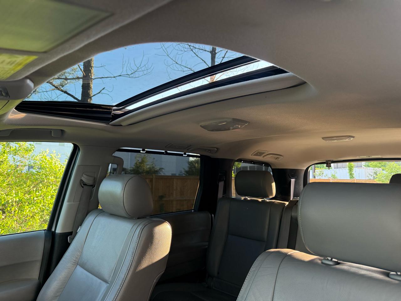 Toyota Sequoia 4WD LV8 6-Spd AT Ltd (Natl) 2010