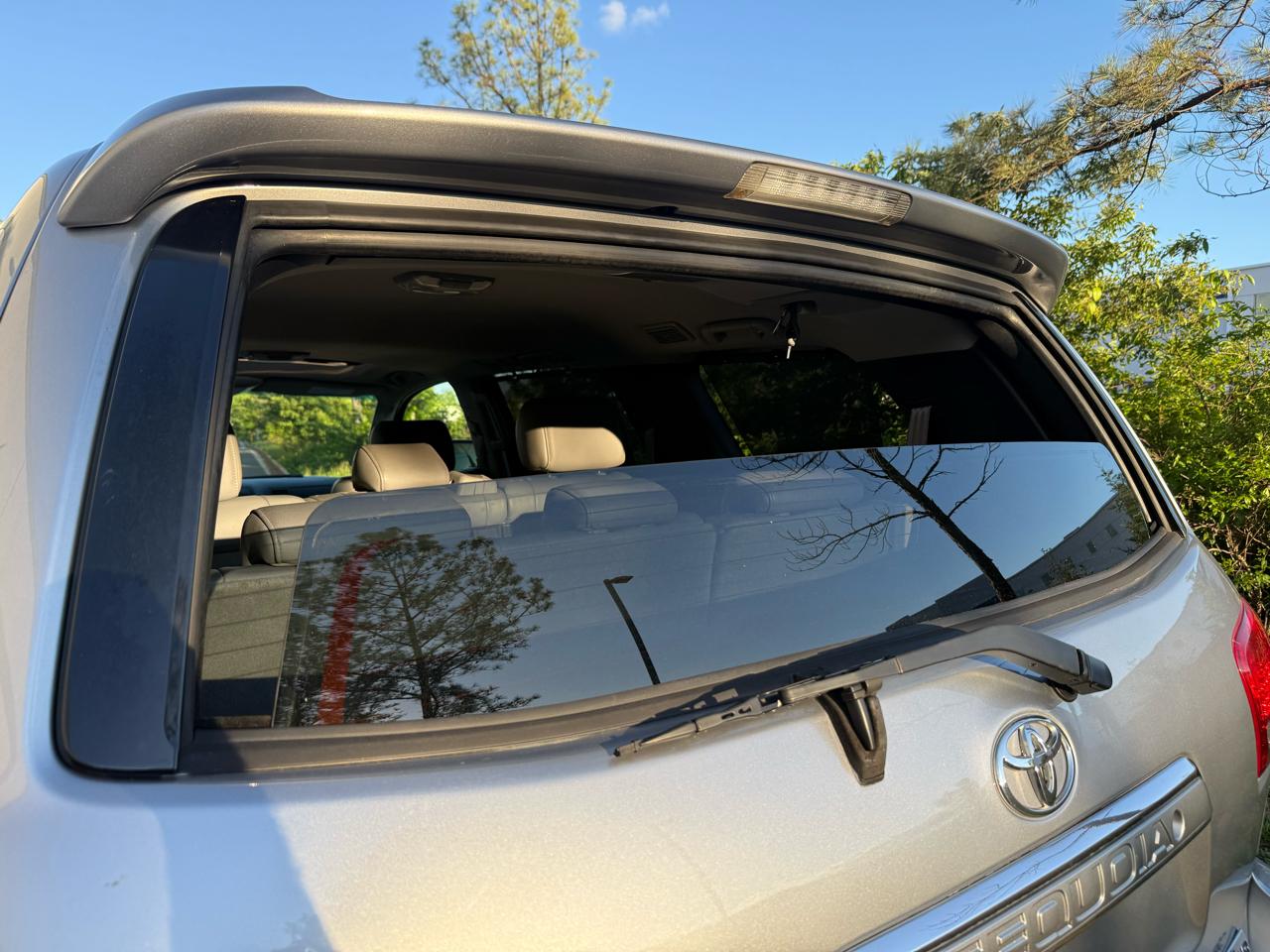 Toyota Sequoia 4WD LV8 6-Spd AT Ltd (Natl) 2010