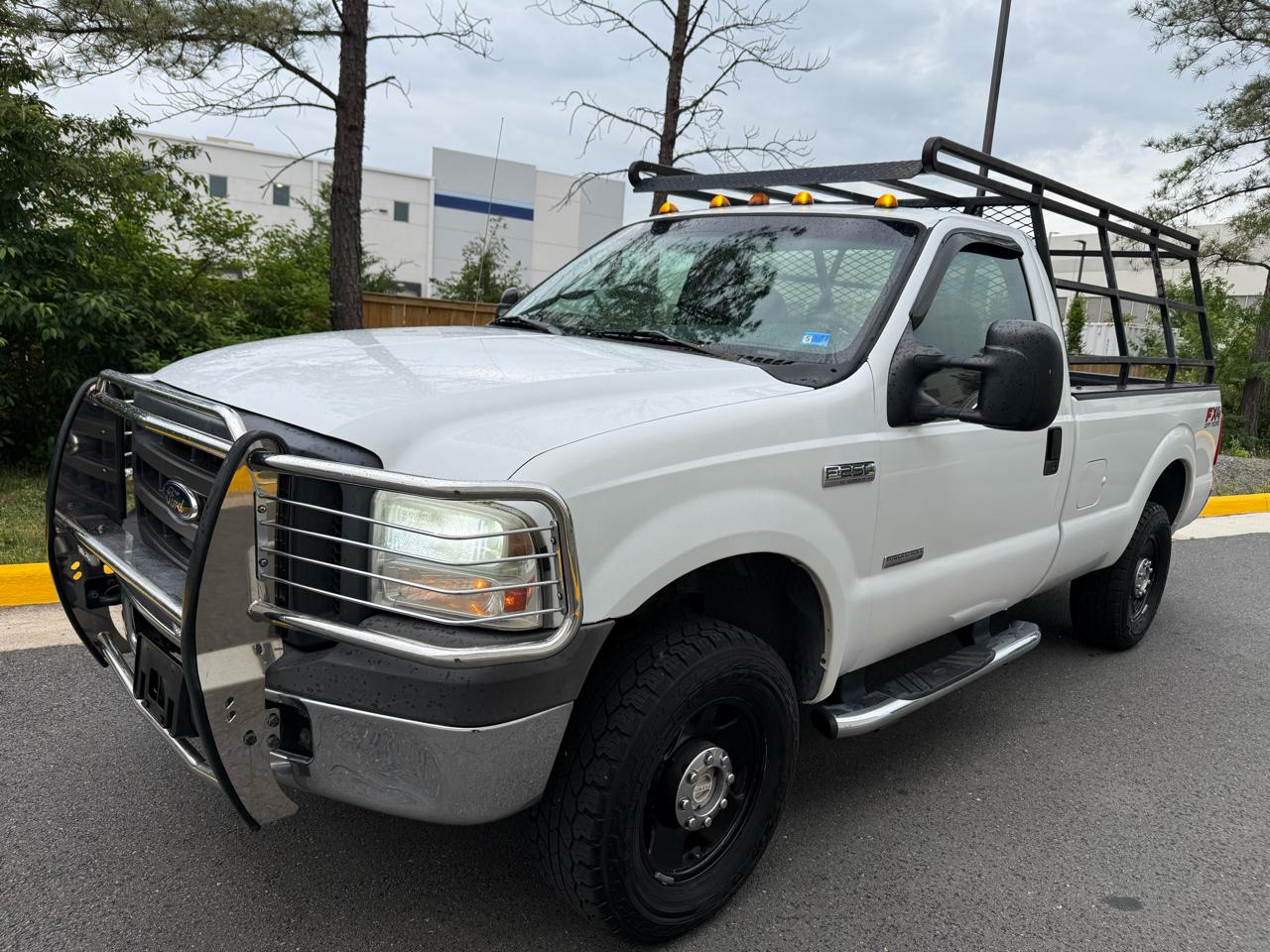 Ford Super Duty F-250 Reg Cab 137" XLT 4WD 2005
