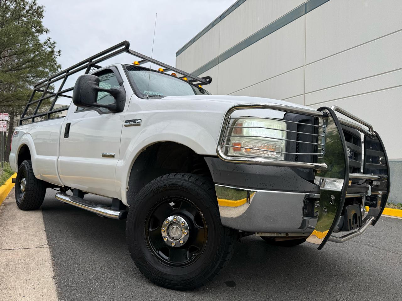 Ford Super Duty F-250 Reg Cab 137" XLT 4WD 2005