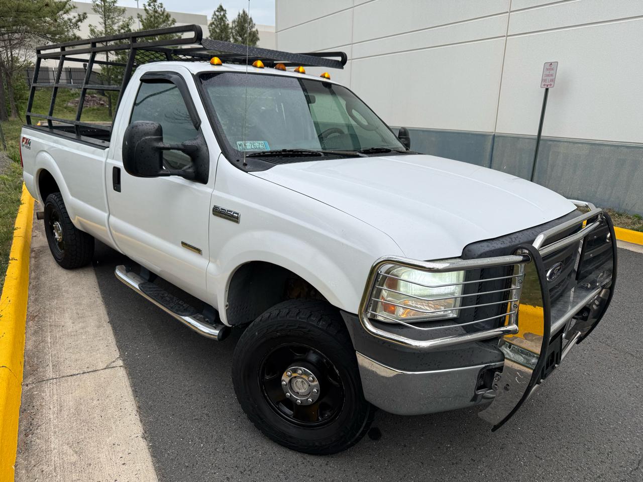 Ford Super Duty F-250 Reg Cab 137" XLT 4WD 2005