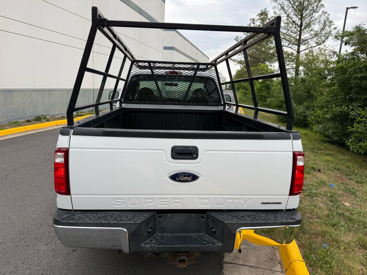 Ford Super Duty F-250 Reg Cab 137" XLT 4WD 2005