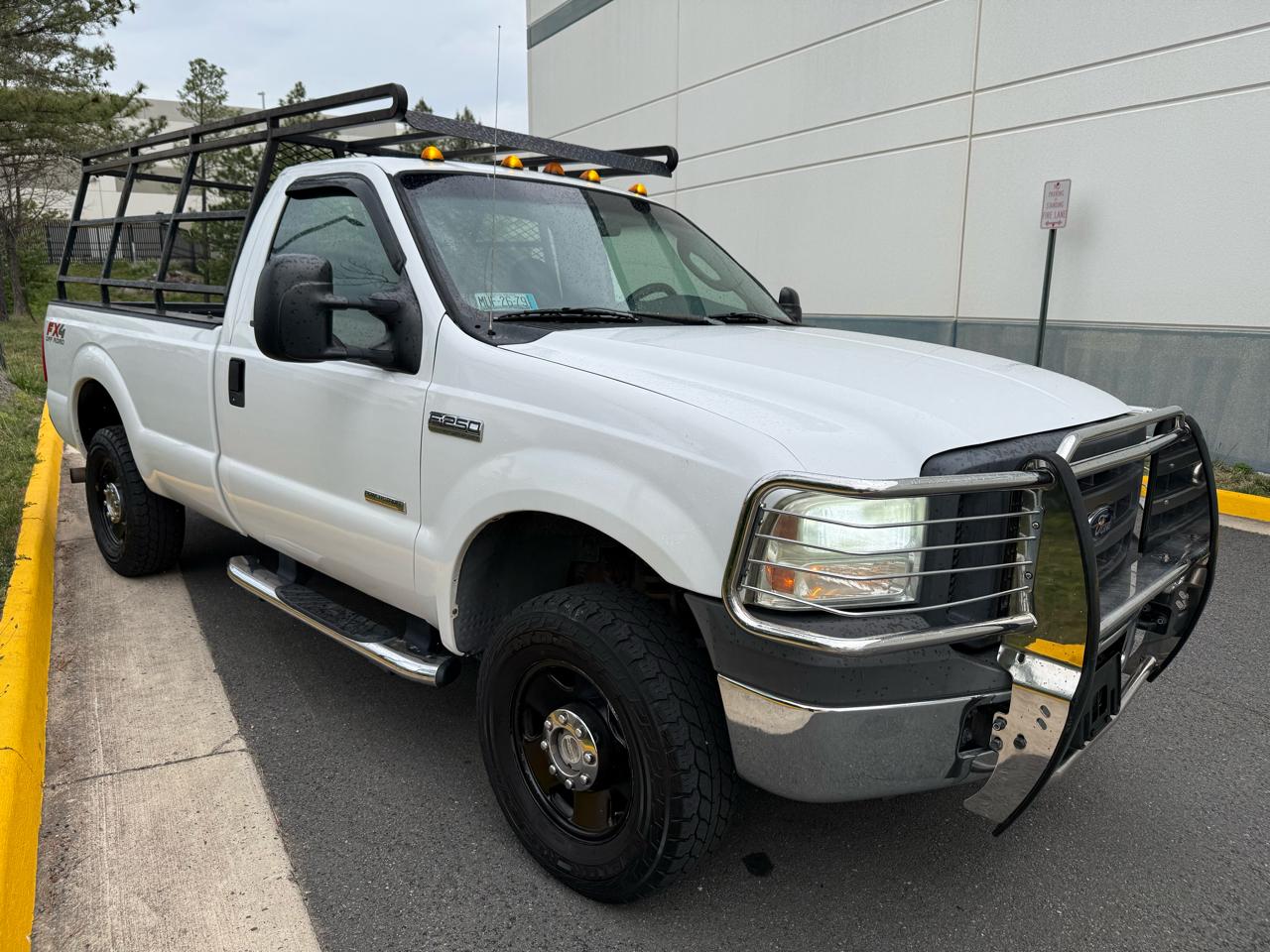 Ford Super Duty F-250 Reg Cab 137" XLT 4WD 2005