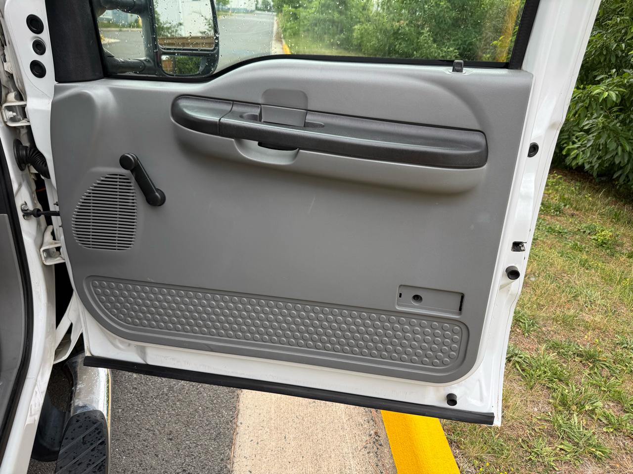 Ford Super Duty F-250 Reg Cab 137" XLT 4WD 2005