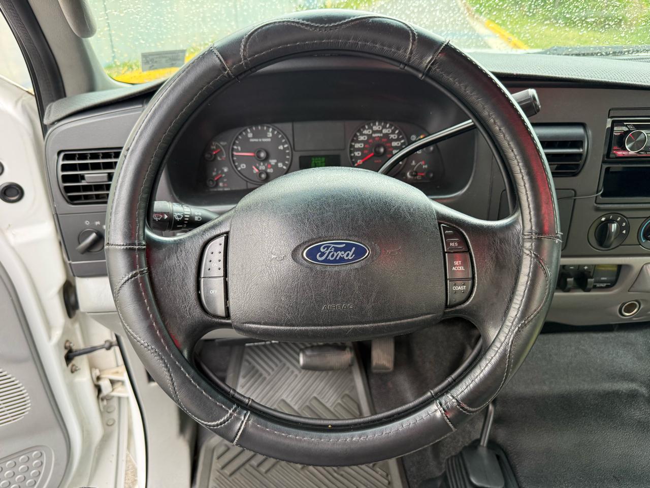 Ford Super Duty F-250 Reg Cab 137" XLT 4WD 2005
