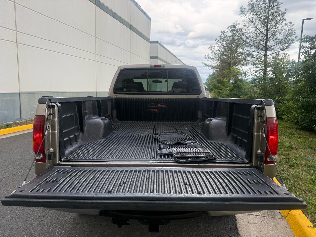 Ford Super Duty F-350 SRW Crew Cab 156" King Ranch 4WD 2004