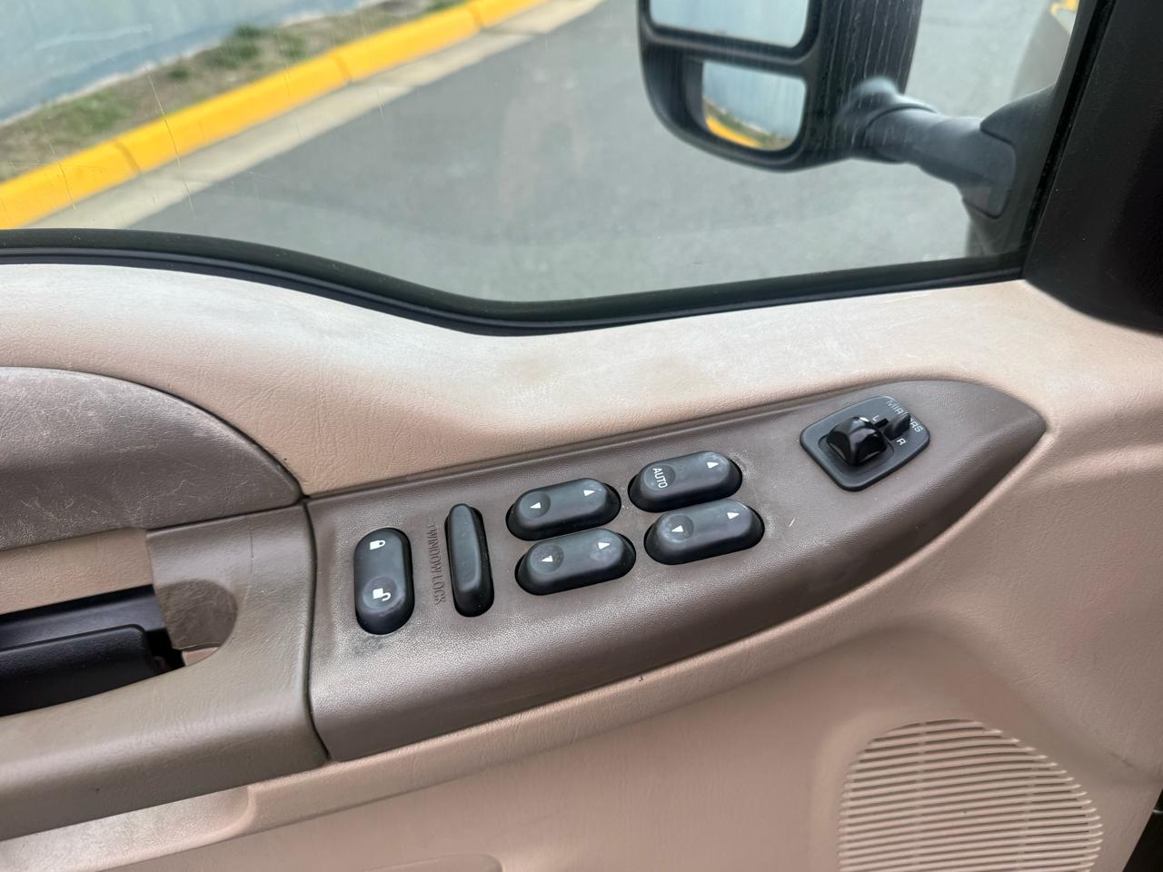 Ford Super Duty F-350 SRW Crew Cab 156" King Ranch 4WD 2004