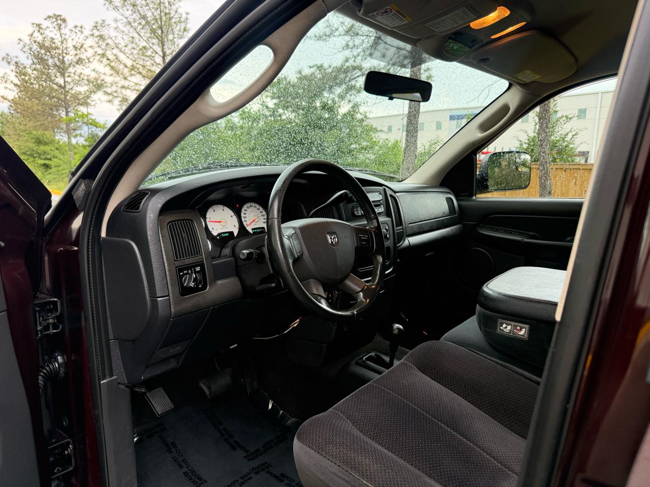 Dodge Ram 3500 4dr Quad Cab 160.5" WB DRW 4WD SLT 2005
