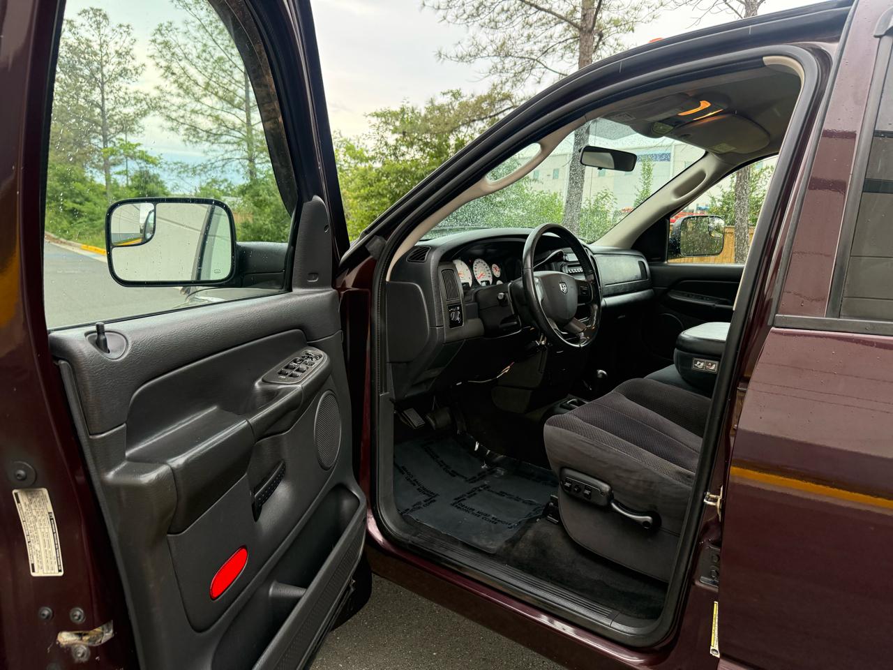 Dodge Ram 3500 4dr Quad Cab 160.5" WB DRW 4WD SLT 2005