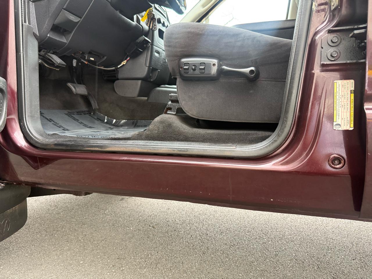 Dodge Ram 3500 4dr Quad Cab 160.5" WB DRW 4WD SLT 2005