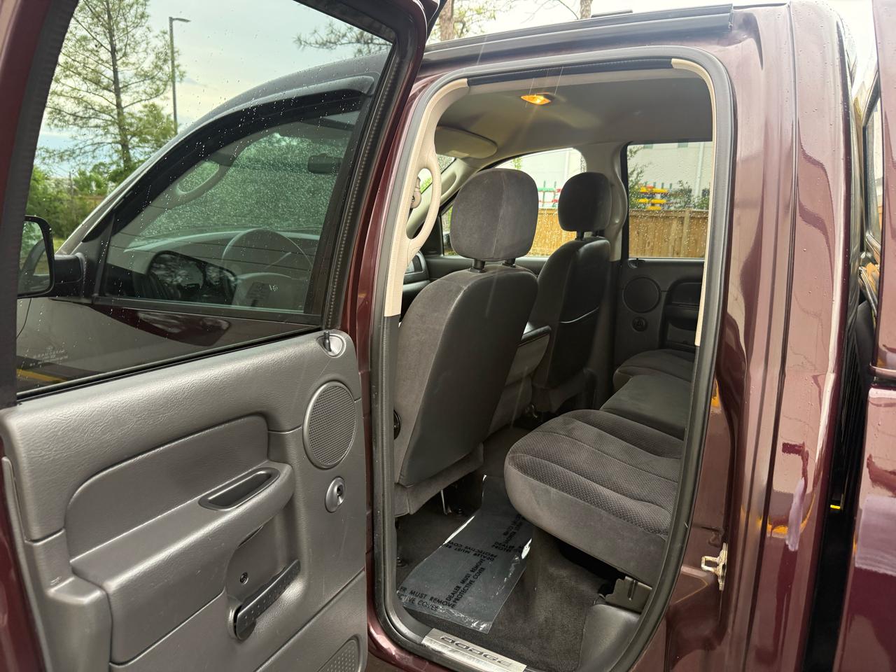 Dodge Ram 3500 4dr Quad Cab 160.5" WB DRW 4WD SLT 2005