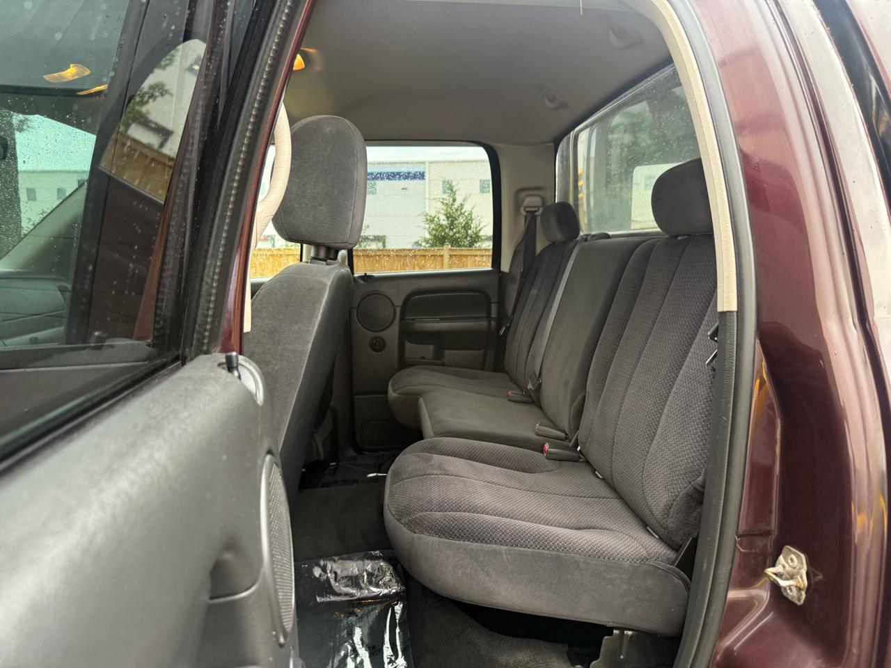 Dodge Ram 3500 4dr Quad Cab 160.5" WB DRW 4WD SLT 2005