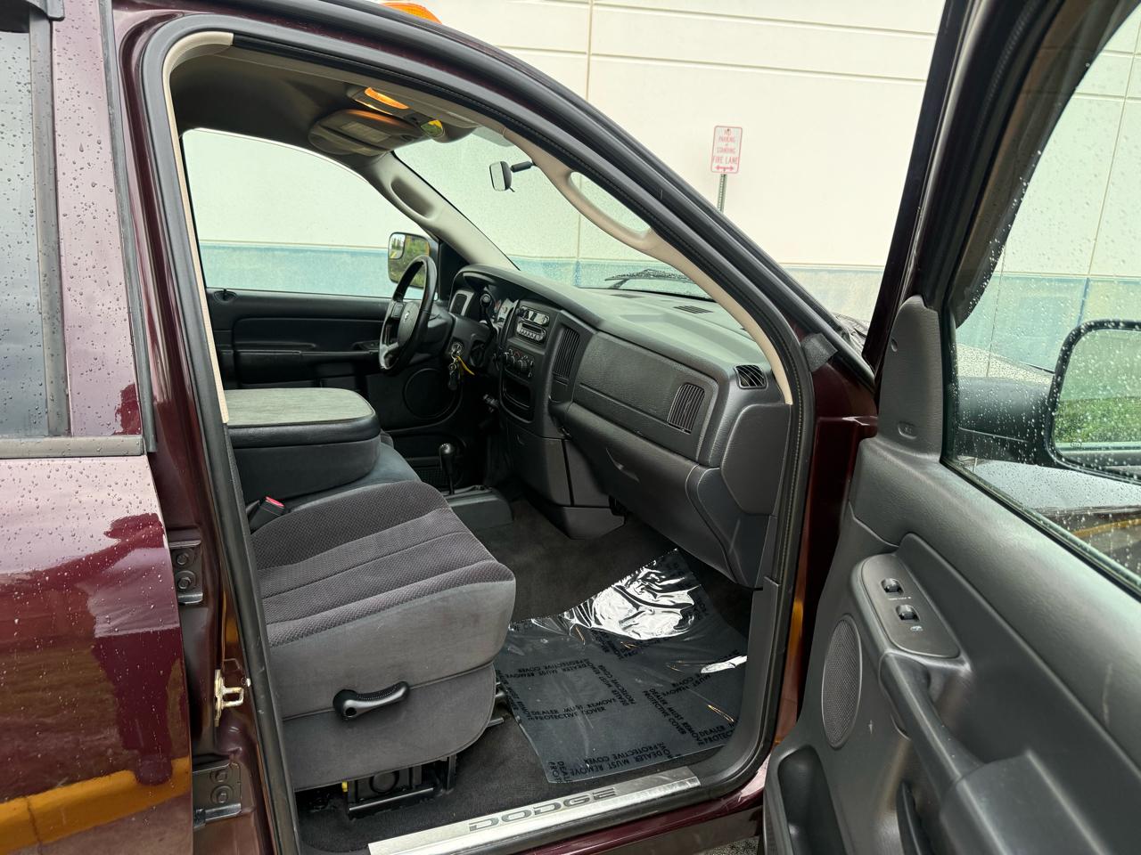 Dodge Ram 3500 4dr Quad Cab 160.5" WB DRW 4WD SLT 2005