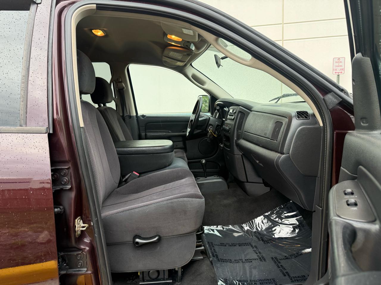 Dodge Ram 3500 4dr Quad Cab 160.5" WB DRW 4WD SLT 2005