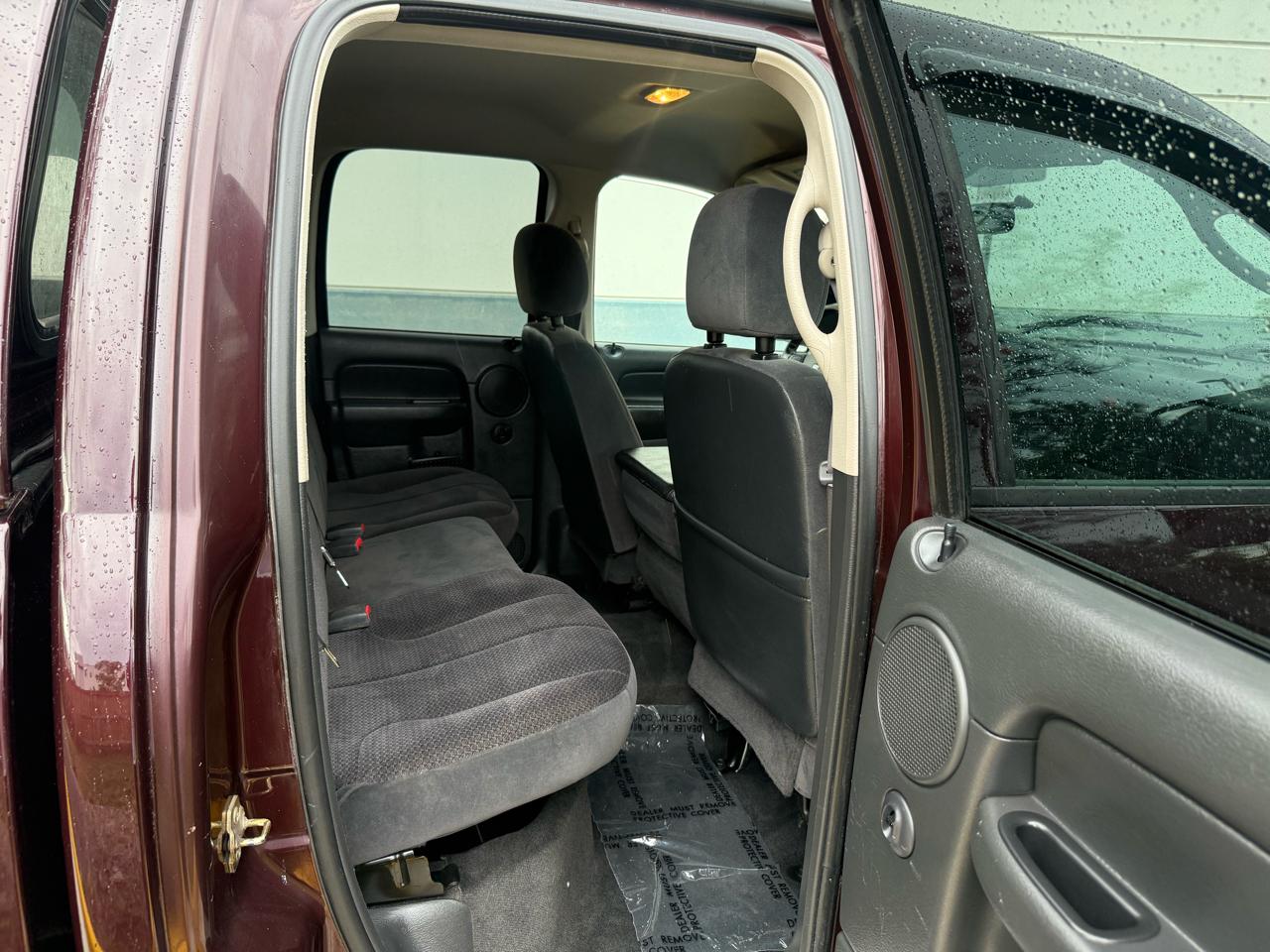 Dodge Ram 3500 4dr Quad Cab 160.5" WB DRW 4WD SLT 2005