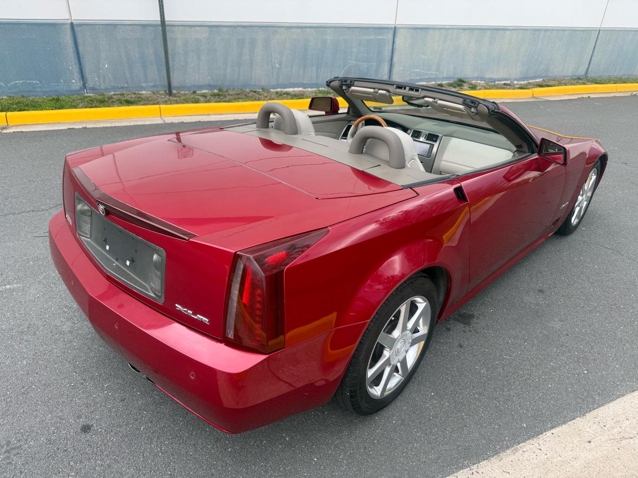 Cadillac XLR 2dr Convertible 2004